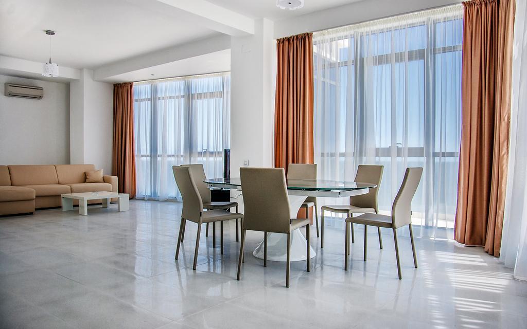Riviera Residence Apartments Mamaia Eksteriør bilde